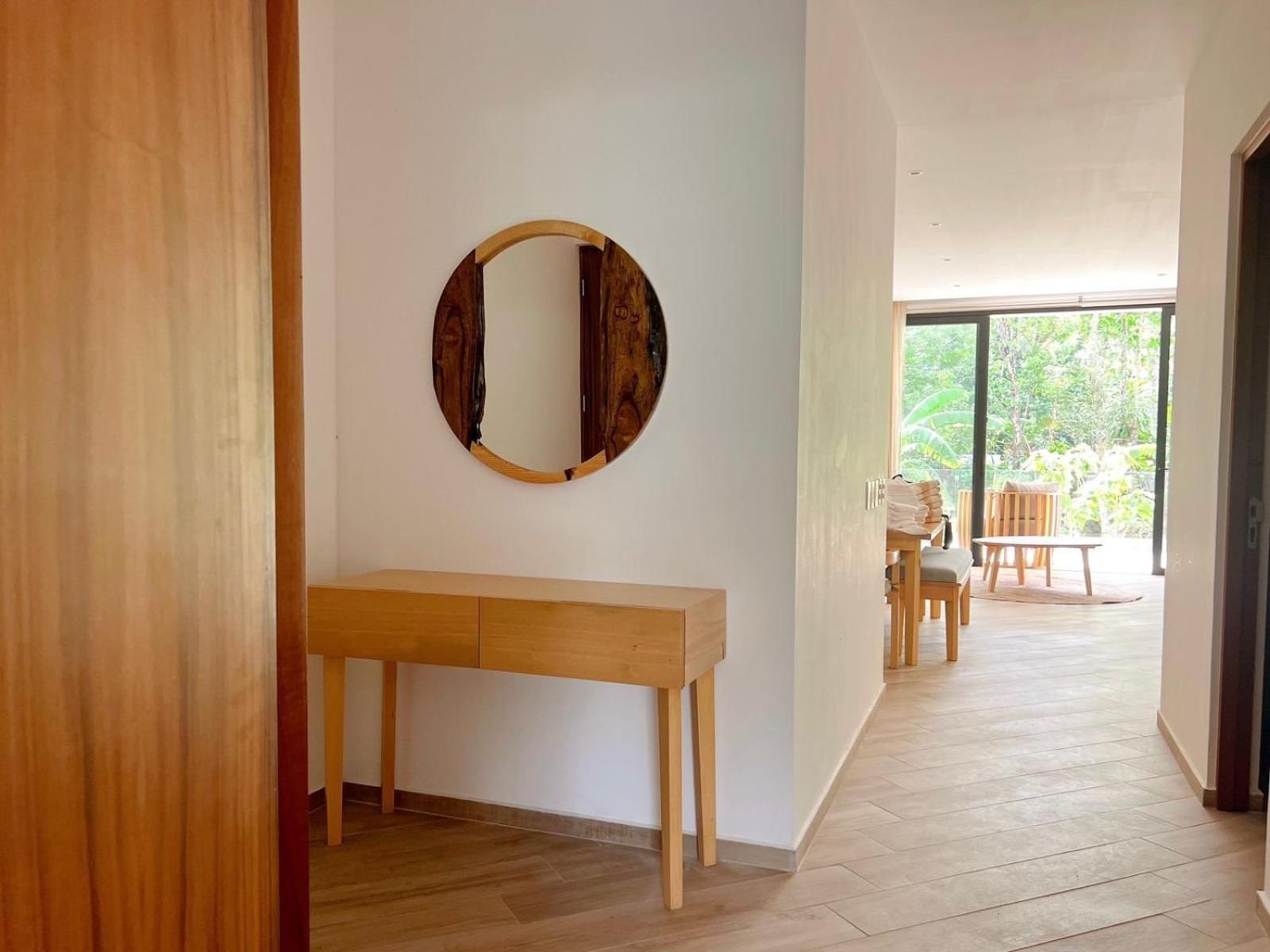 Deluxe One-Bedroom Apartment